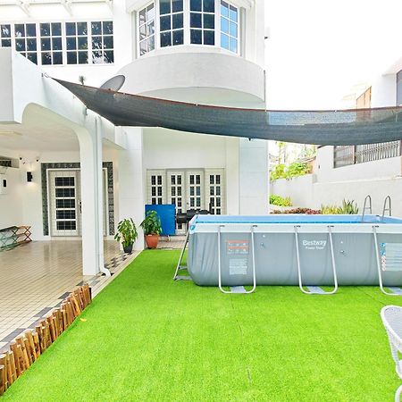 527 Beachhouse L 5 Bedroom With Swimming Pool - 3Min Walk To The Beach Танджунг-Бунгах Екстер'єр фото