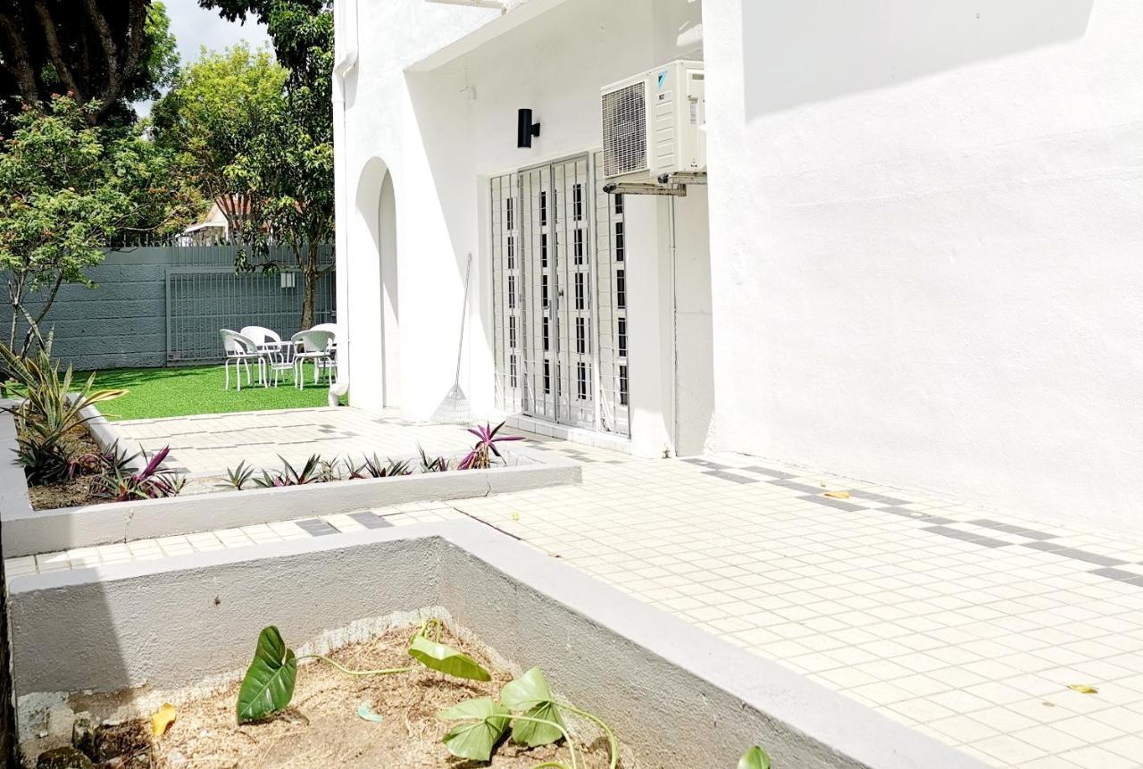 527 Beachhouse L 5 Bedroom With Swimming Pool - 3Min Walk To The Beach Танджунг-Бунгах Екстер'єр фото
